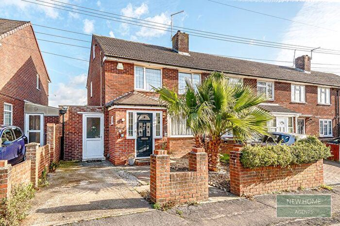 2 Bedroom Semi Detached House For Sale In Harestock Road Havant, PO9