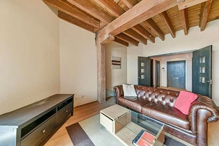 1 Bedroom Flat To Rent In Port East Apartments, Hertsmere Road, Canary Wharf, Heron Quays, London, E14