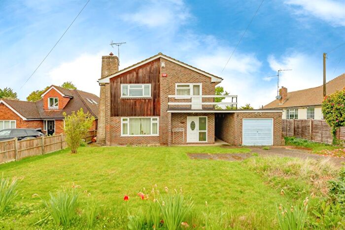 3 Bedroom Detached House For Sale In Tinsley Lane, Crawley, RH10