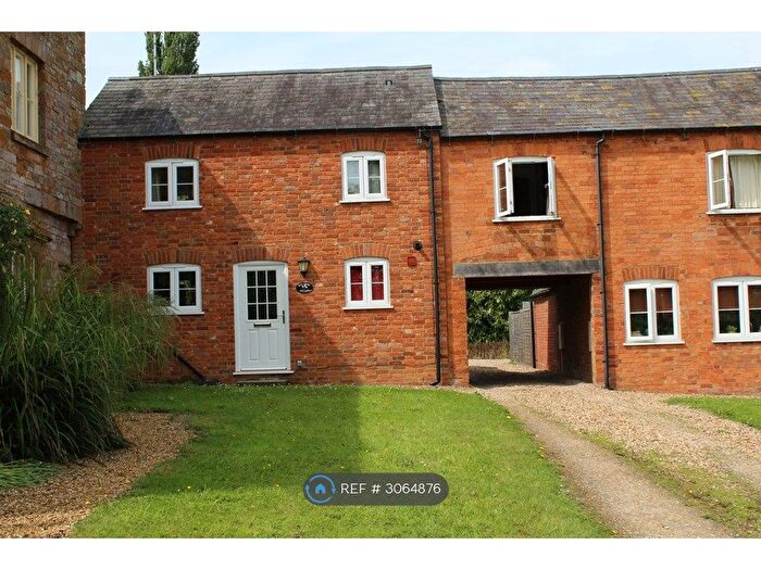 2 Bedroom Terraced House To Rent In Queen Street, Weedon, NN7