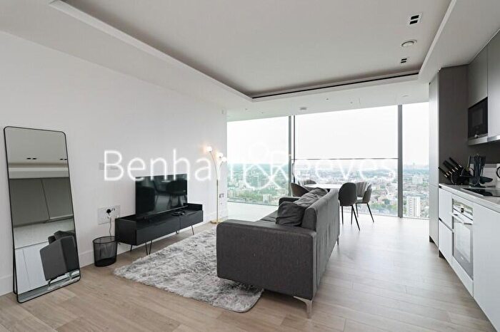 2 Bedroom Apartment To Rent In Carrara Tower, Bollinder Place, EC1V