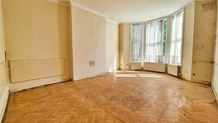 1 Bedroom Flat For Sale In Birdhurst Road, South Croydon, CR2