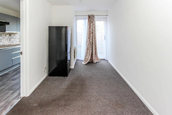 3 Bedroom Semi-Detached House For Sale In Wantage Road, Irchester, NN29