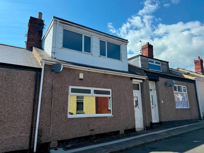 3 Bedroom Semi-Detached House To Rent In Trinity Street, Sunderland, SR5