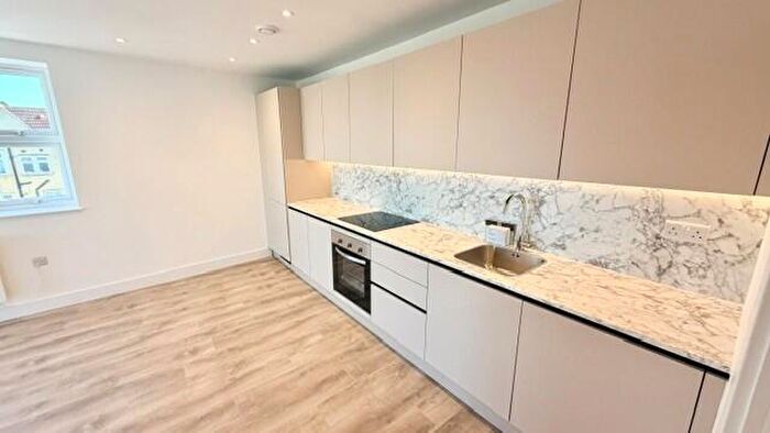 2 Bedroom Flat To Rent In Gale Street, Dagenham, RM9
