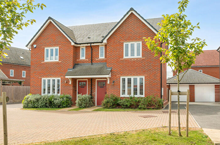 3 Bedroom Semi-Detached House For Sale In Sonning Place, Binfield, Bracknell, Berkshire, RG42