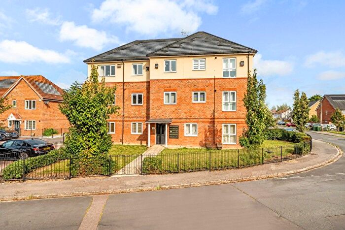 1 Bedroom Flat To Rent In Holywell Way, Staines, TW19