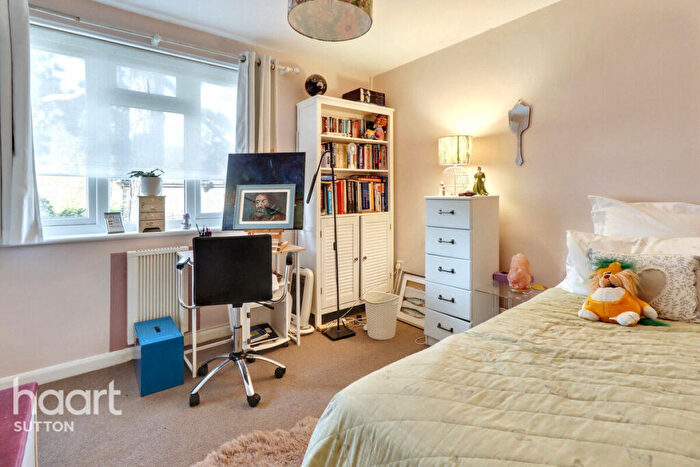 2 Bedroom Terraced House For Sale In Carew Road, Wallington, SM6