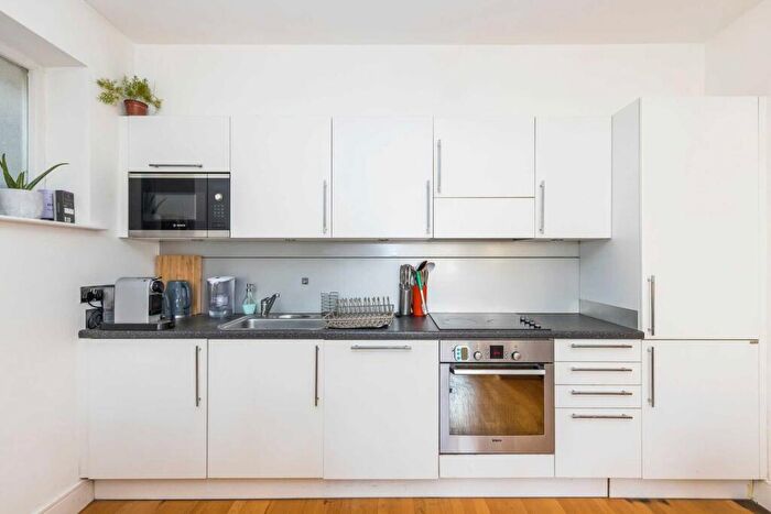 2 Bedroom Apartment To Rent In Kingsland Passage, Dalston Junction, E8