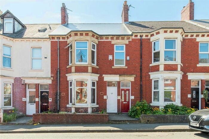 3 Bedroom Flat To Rent In Trewhitt Road, Heaton, Newcastle Upon Tyne, NE6