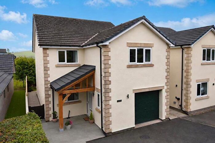 4 Bedroom Detached House For Sale In Cerrigydrudion, Corwen, LL21