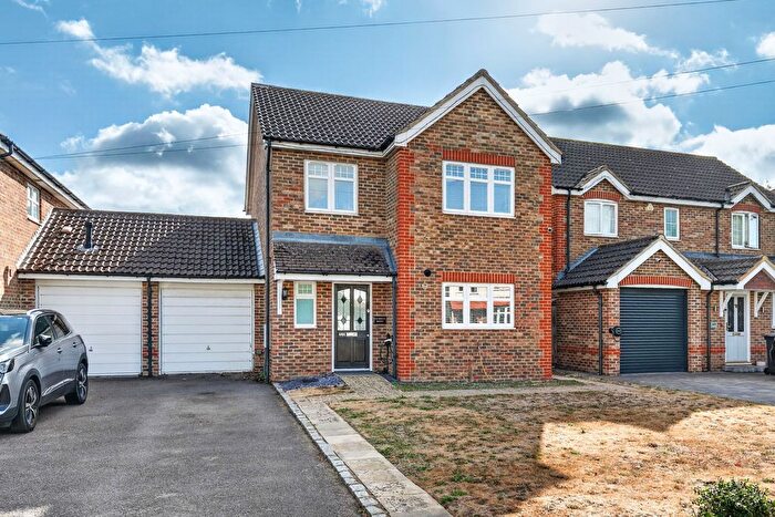 4 Bedroom Detached House For Sale In A School Lane, Addlestone, KT15