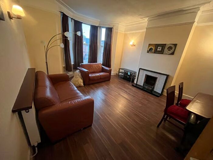 2 Bedroom Maisonette To Rent In Cunningham Park, Harrow, HA1