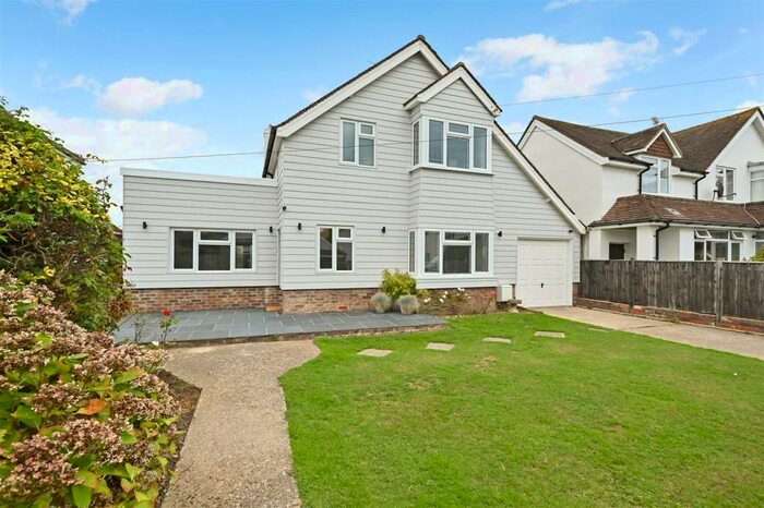 4 Bedroom Detached House To Rent In Minton Road, Felpham, PO22