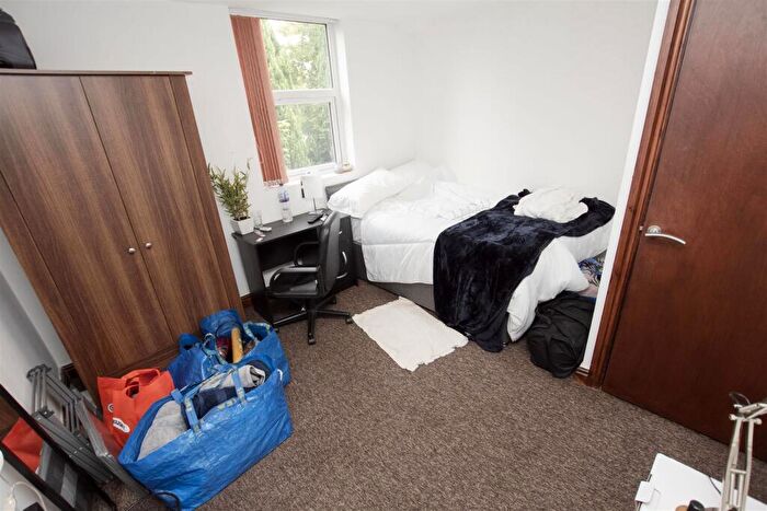 5 Bedroom House To Rent In Holly Grove, Hubert Road, Birmingham, B29