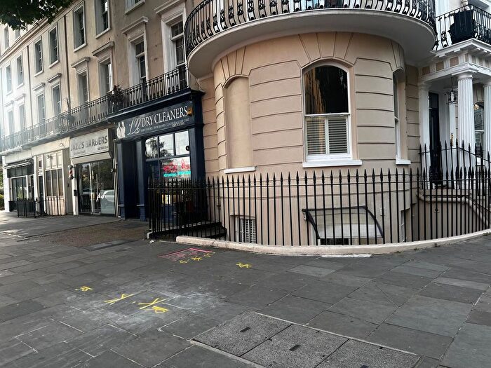 1 Bedroom Flat To Rent In Holland Park Avenue, Kensington, London, W11