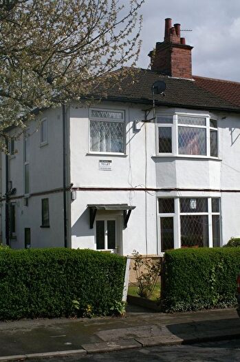 4 Bedroom Semi-Detached House To Rent In Langdale Gardens, Headingley, Leeds, LS6