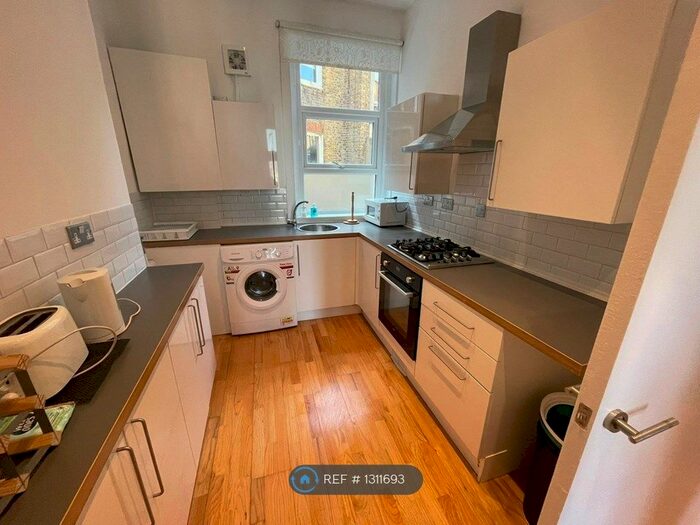 1 Bedroom Flat To Rent In Bedford Hill, London, SW12