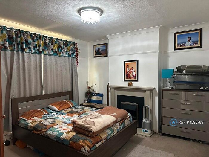 2 Bedroom Bungalow To Rent In Portland Gardens, Chadwell Heath, RM6