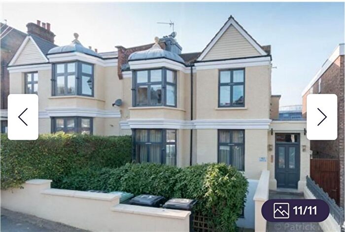 2 Bedroom Flat To Rent In Canonbie Road, London, SE23