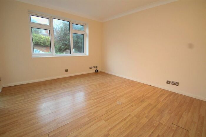 1 Bedroom Flat To Rent In Figtree Hill, Old Town, Hemel Hempstead HP2