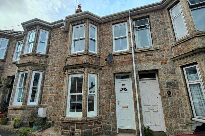 2 Bedroom Property To Rent In York Street, Penzance, TR18