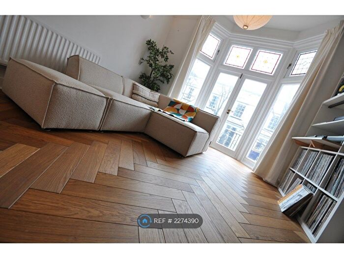 1 Bedroom Flat To Rent In The Pantiles, Tunbridge Wells, TN2