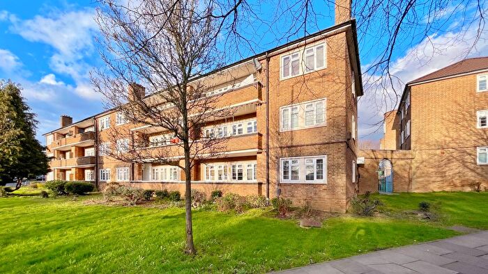 2 Bedroom Flat For Sale In Forty Avenue, Wembley, HA9