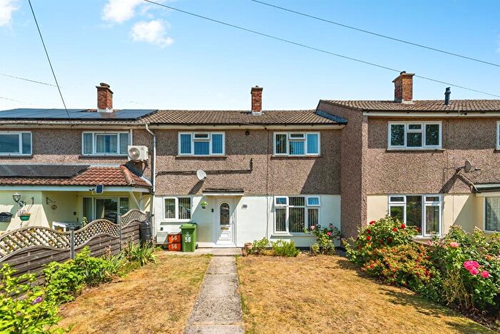 3 Bedroom Semi Detached House For Sale In Abbey View Road, Swindon, SN25