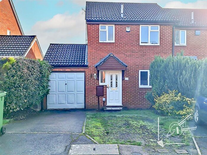 3 Bedroom End Of Terrace House To Rent In Thistledown, Weavering, Maidstone, ME14