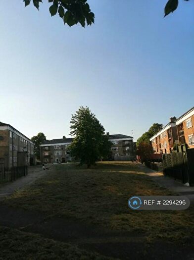 2 Bedroom Flat To Rent In Adeyfield, Hemel Hempstead, HP2