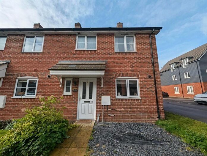 3 Bedroom End Of Terrace House For Sale In Davidson Drive, Fair Oak, Eastleigh, SO50