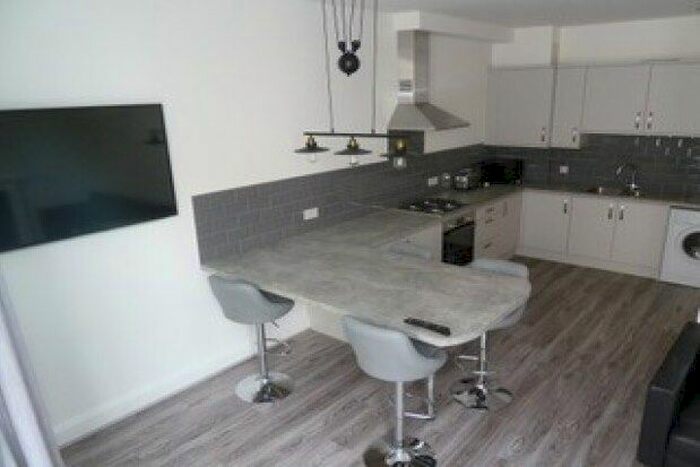 2 Bedroom Flat To Rent In Fore Street, Fowey, PL23