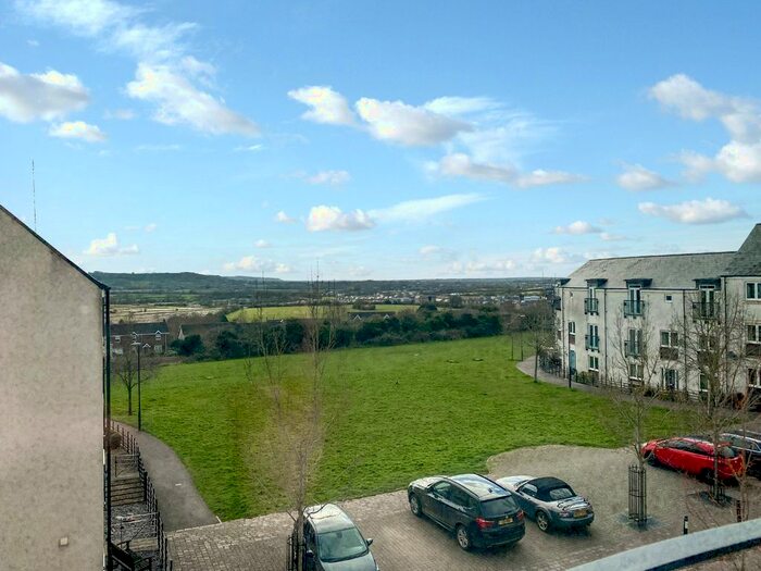 2 Bedroom Flat To Rent In Seacole Crescent, Swindon, SN1