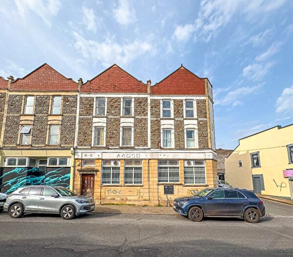 2 Bedroom Flat For Sale In North Street, Bedminster, Bristol, BS3