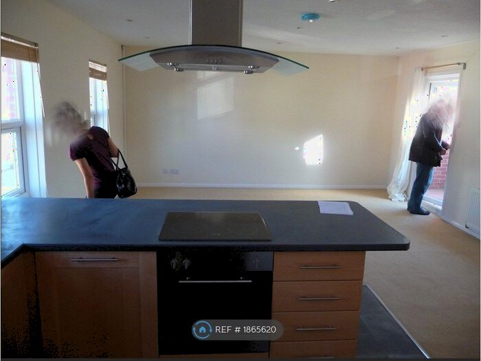 2 Bedroom Flat To Rent In Rowanfield Road, Cheltenham, GL51