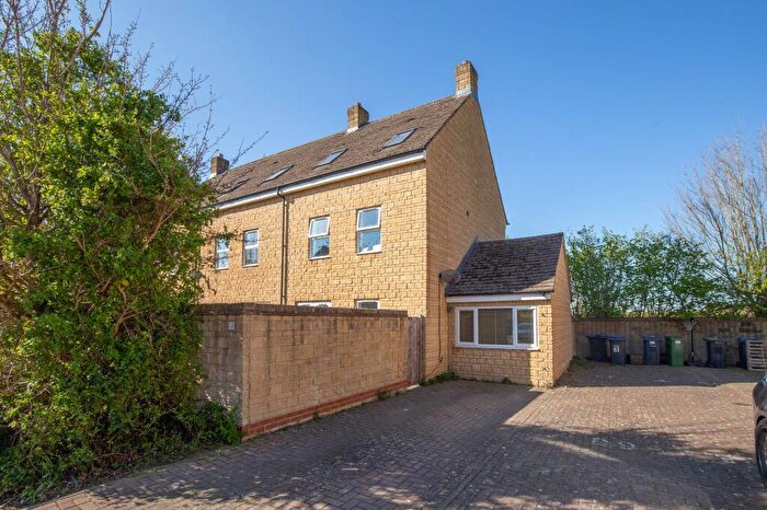 3 Bedroom End Of Terrace House For Sale In Loiret Crescent, Malmesbury, SN16