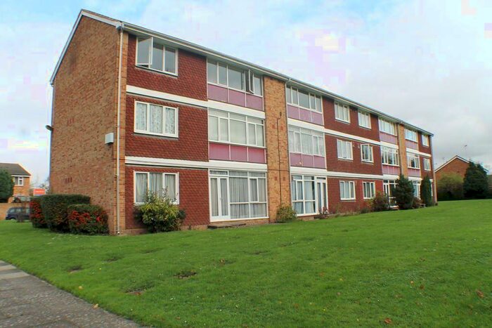 2 Bedroom Flat To Rent In Woodington Close, London, SE9