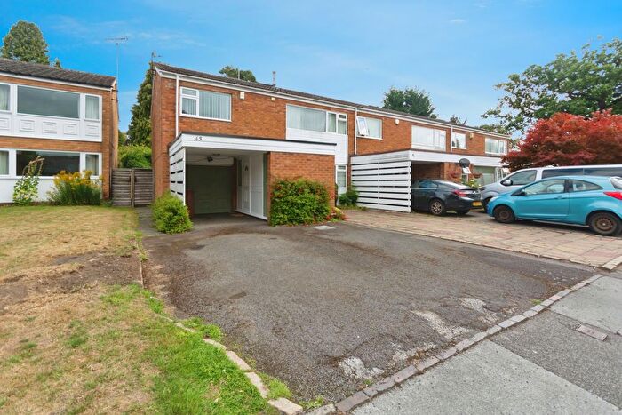 4 Bedroom End Of Terrace House For Sale In Milcote Road, Solihull, West Midlands, B91
