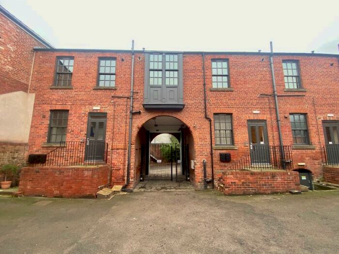 Studio To Rent In White Croft Works, Sheffield, S3
