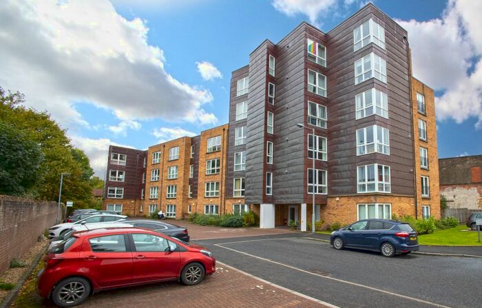 2 Bedroom Flat To Rent In Mcphail Street, Glasgow Green, Glasgow, G40