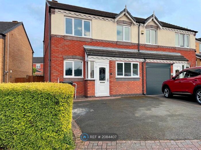 4 Bedroom Semi-Detached House To Rent In St. Catherines Close, Dudley, DY2