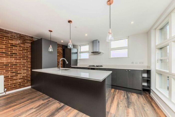 3 Bedroom Property To Rent In Elm Grove, London, SW19