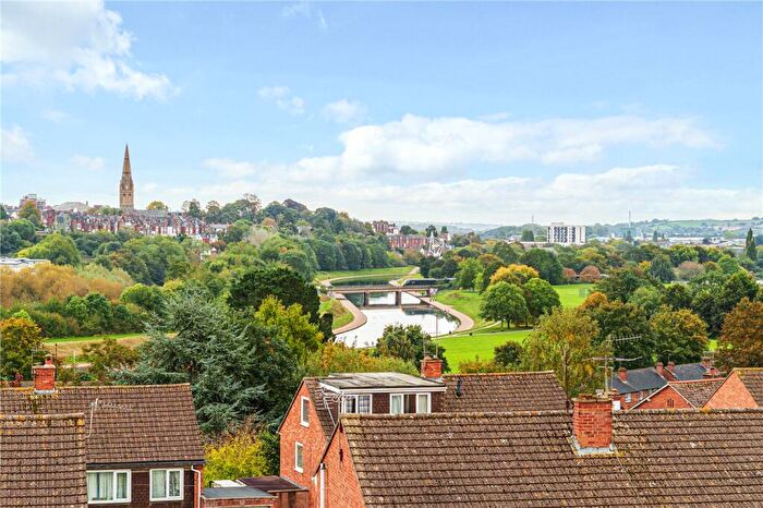 2 Bedroom Bungalow For Sale In Exwick Hill, Exeter, Devon, EX4