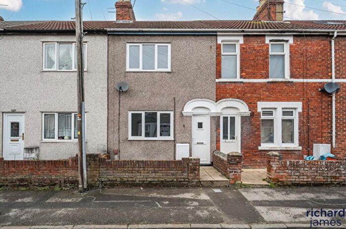 2 Bedroom Terraced House For Sale In Dean Street, Swindon, SN1