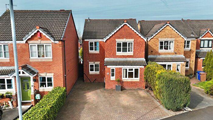 3 Bedroom Detached House For Sale In Farnworth Road, Stoke-On-Trent, ST3