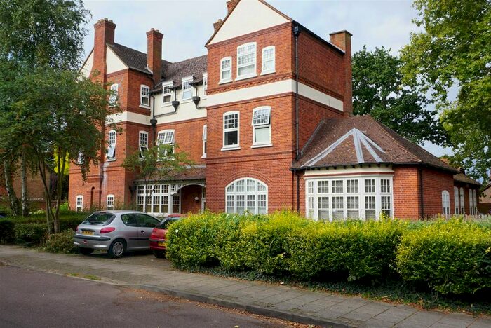 1 Bedroom Flat To Rent In Acacia Way, Sidcup, DA15