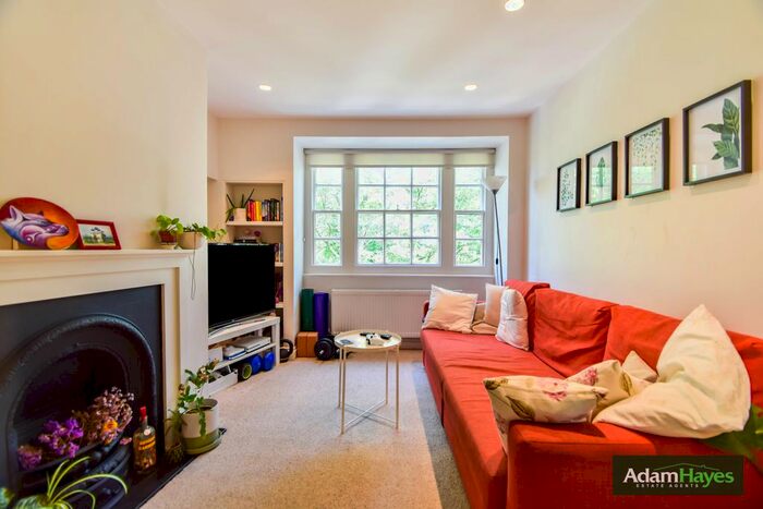 2 Bedroom Flat To Rent In Henley House, North Finchley, N12