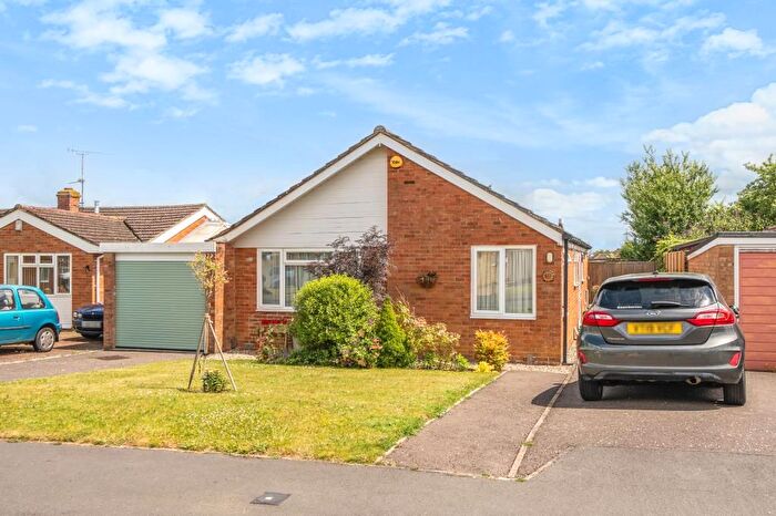 3 Bedroom Detached Bungalow For Sale In Kennington, Oxford, OX1
