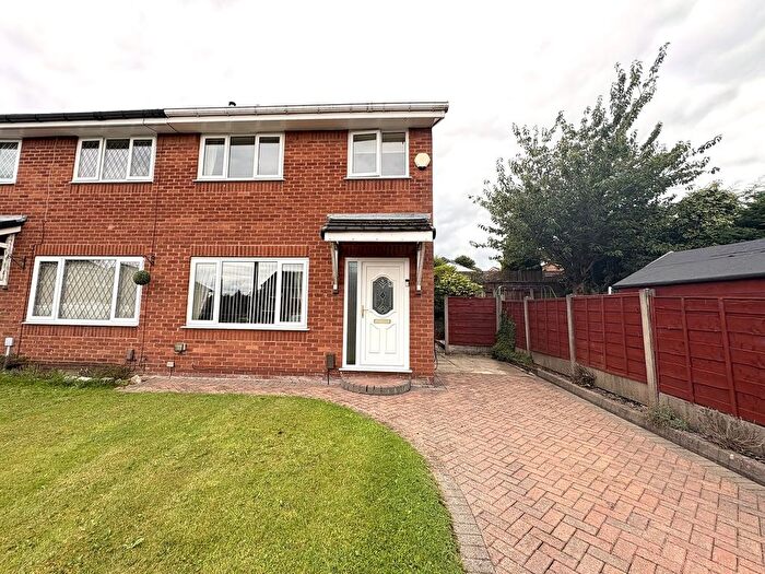 3 Bedroom Semi-detached House For Sale In Slimbridge Close, Bolton, BL2
